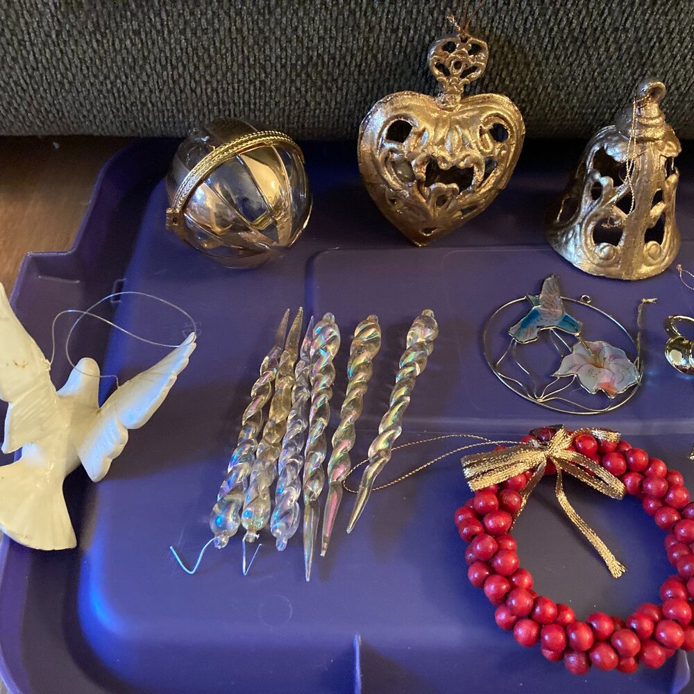 Beautiful Xmas Ornaments & Iciciles